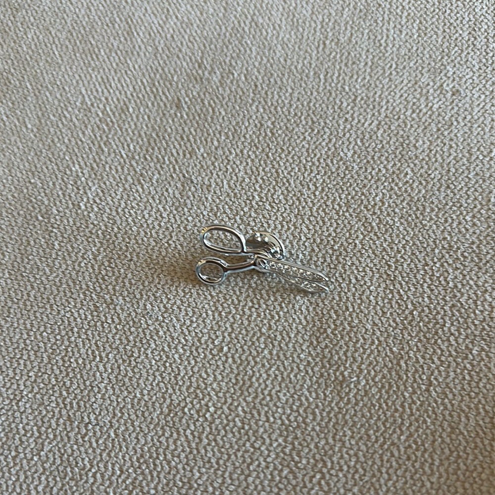 Touchstone Crystal Scissors Charm Pin